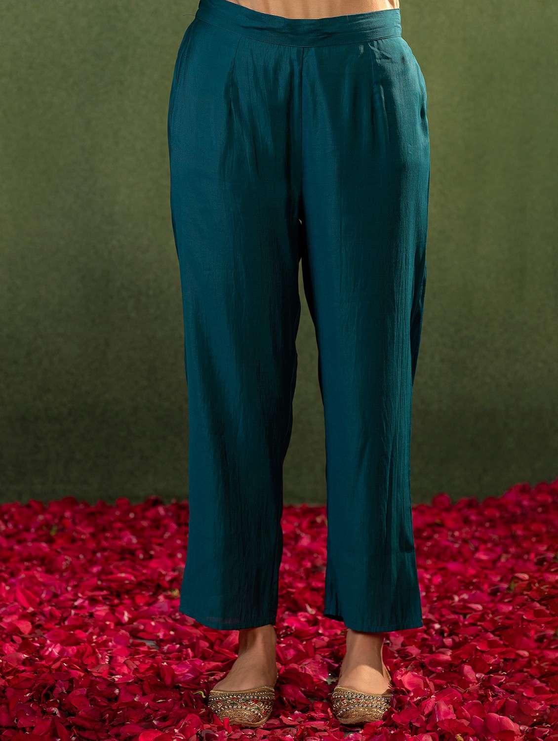 Women Green Kurta Salwar Set - 22473171 -  Standard Image - 3