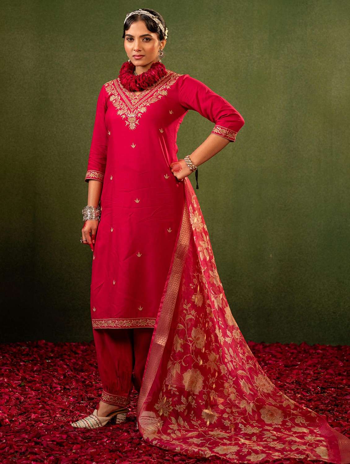 women pink kurta salwar set