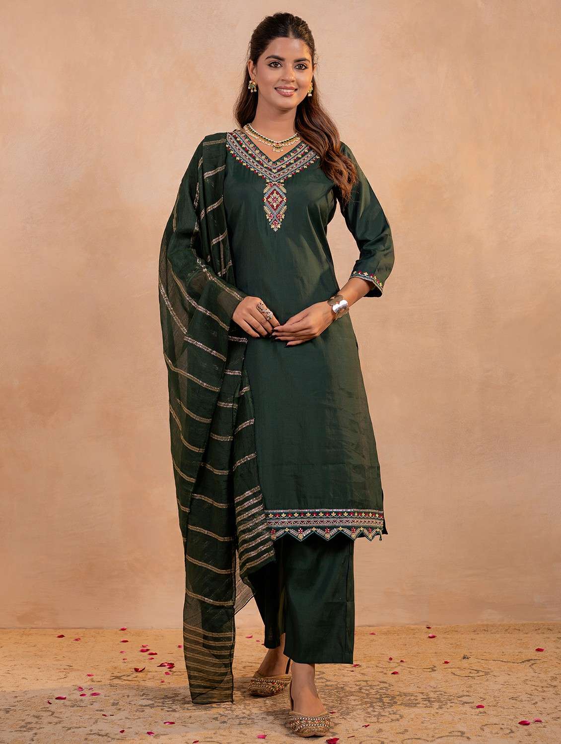 women green kurta pant set