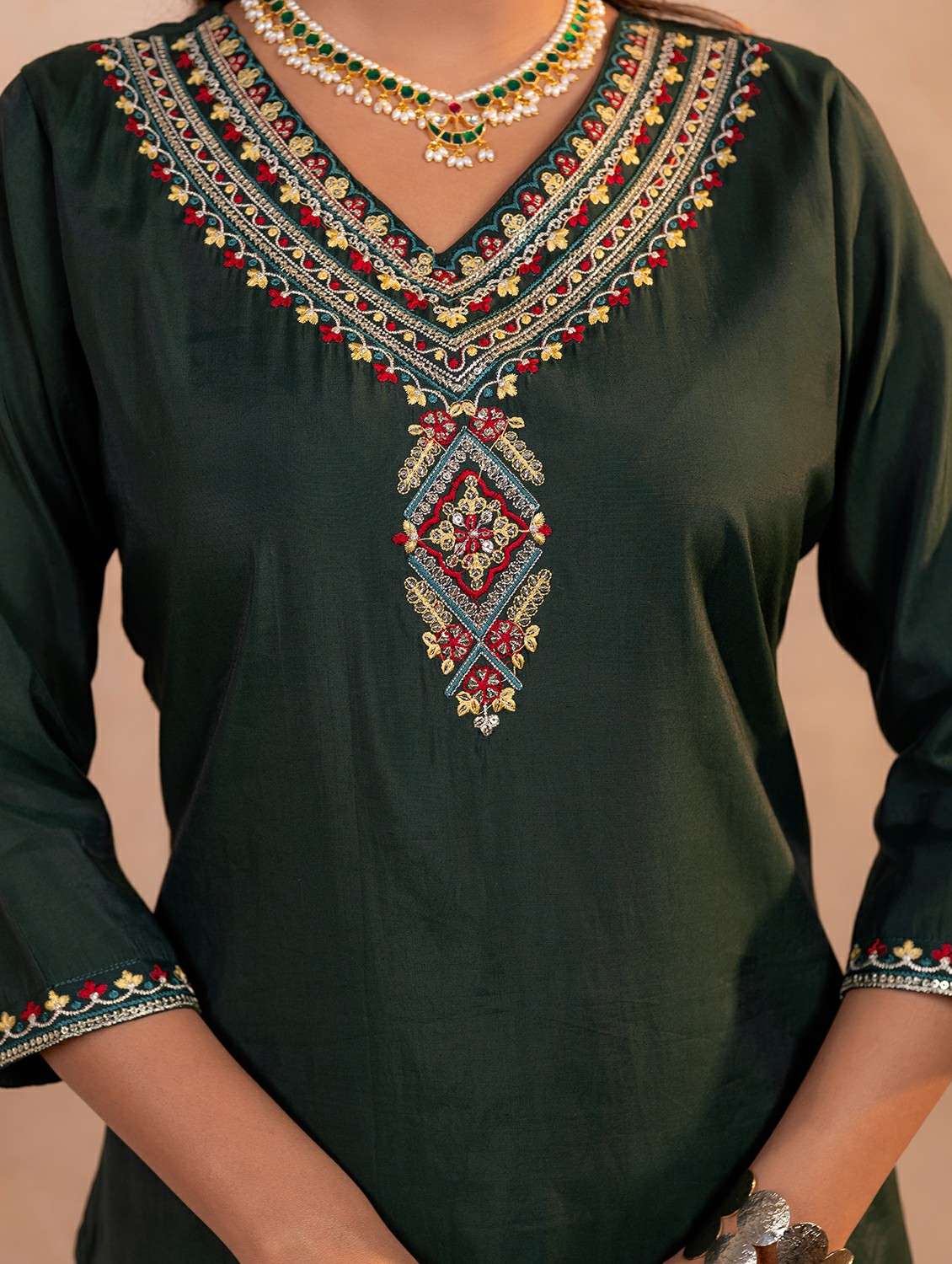 women green kurta pant set - 22473184 -  Standard Image - 3