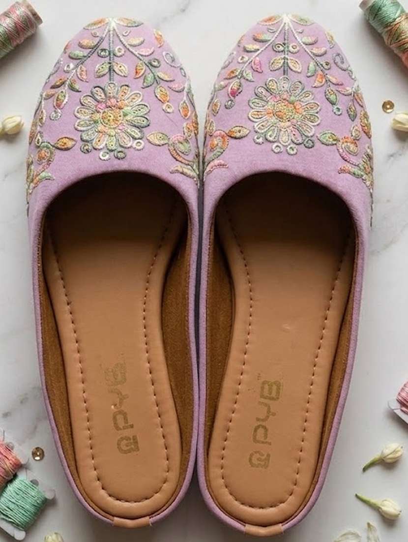 women pink slip on jutis & mojari