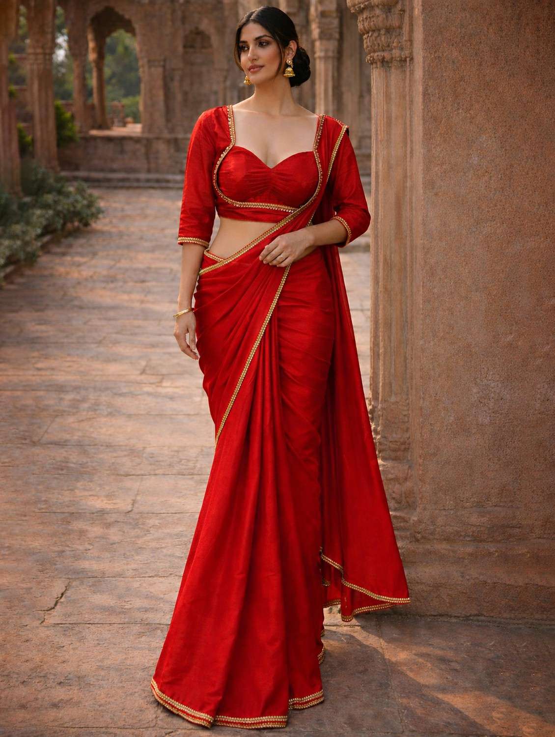 women solid with bordered saree with blouse