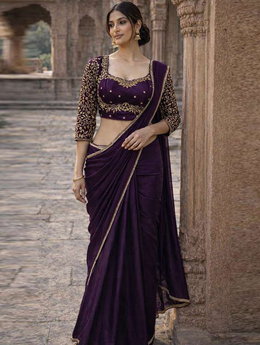 women solid with bordered saree with blouse