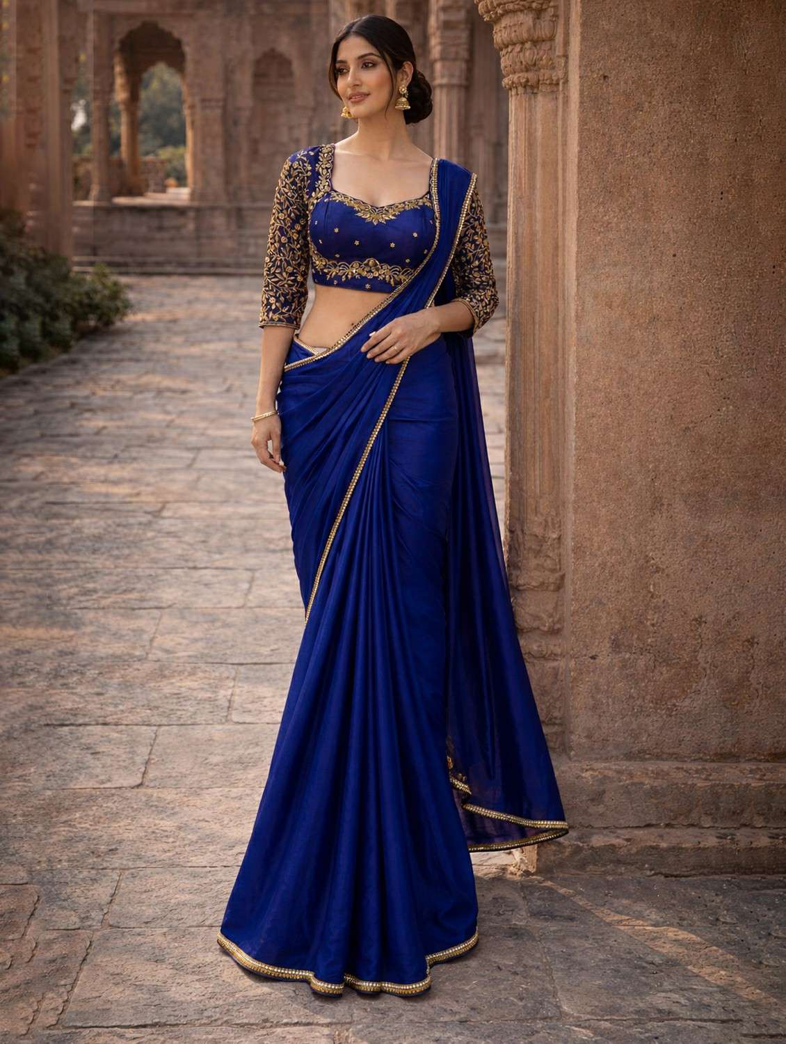 women solid with bordered saree with blouse