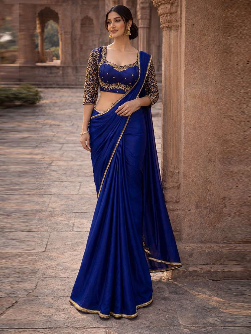 women solid with bordered saree with blouse