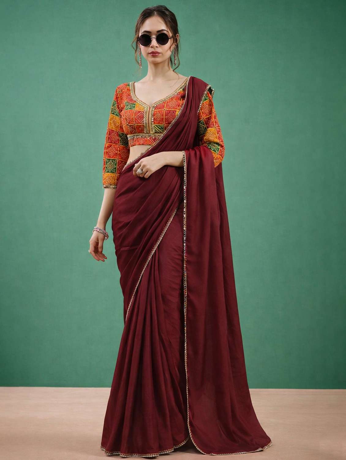 women solid with bordered saree with blouse