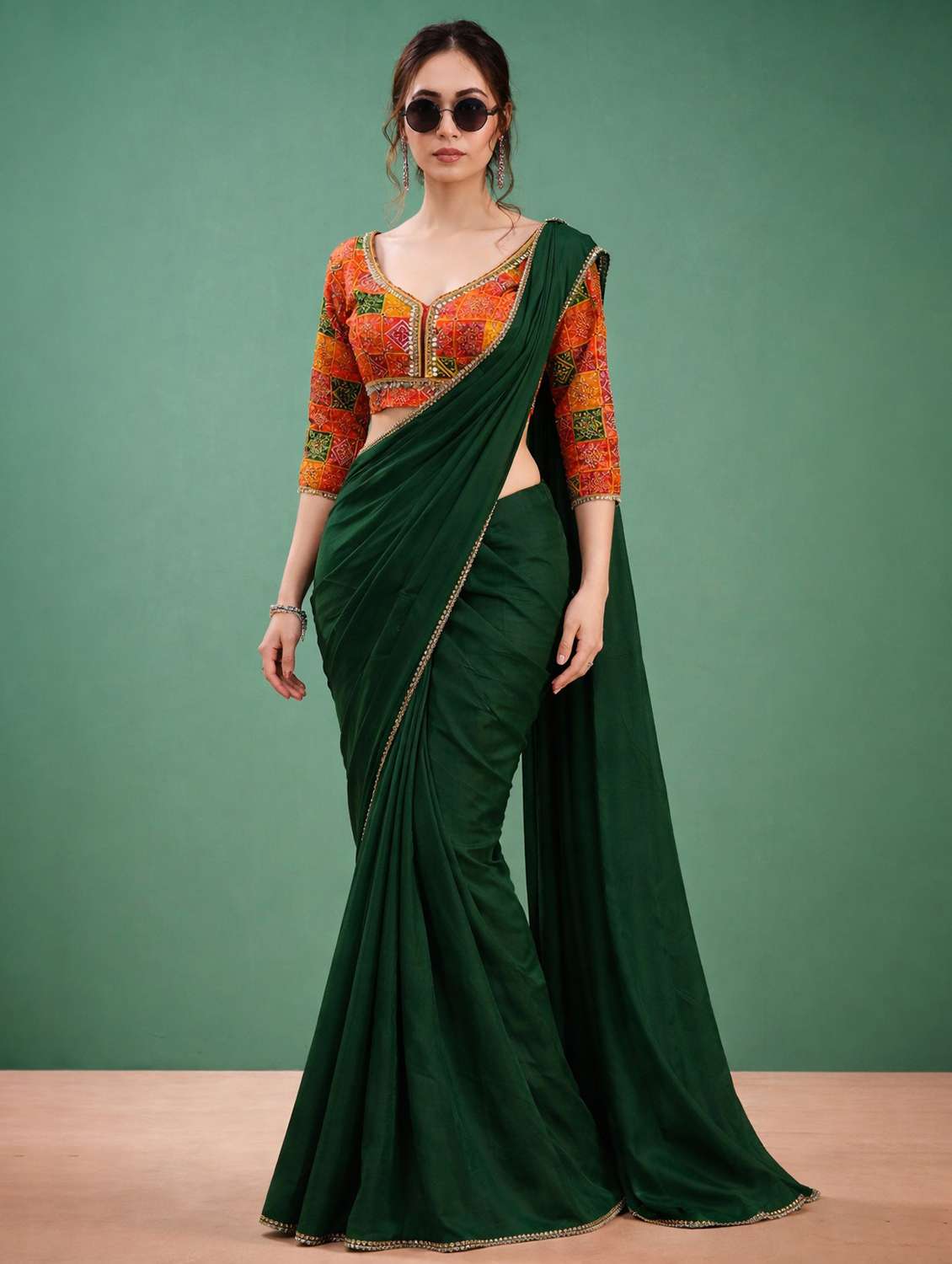 women solid with bordered saree with blouse