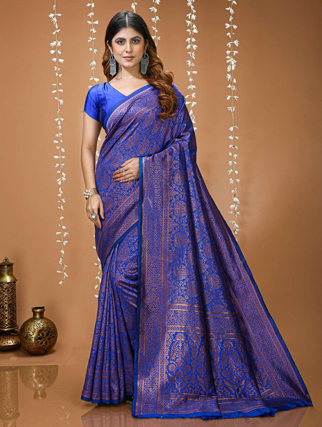 women printed saree with attached blouse with blouse