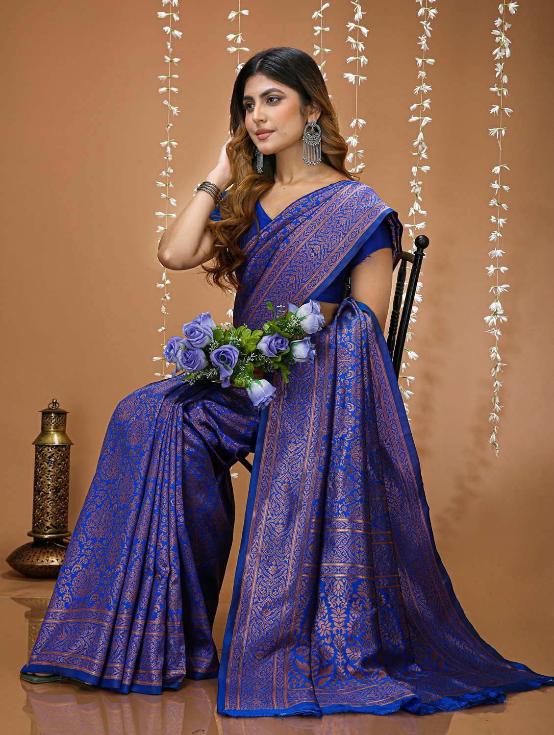 women printed saree with attached blouse with blouse - 22473498 -  Standard Image - 3