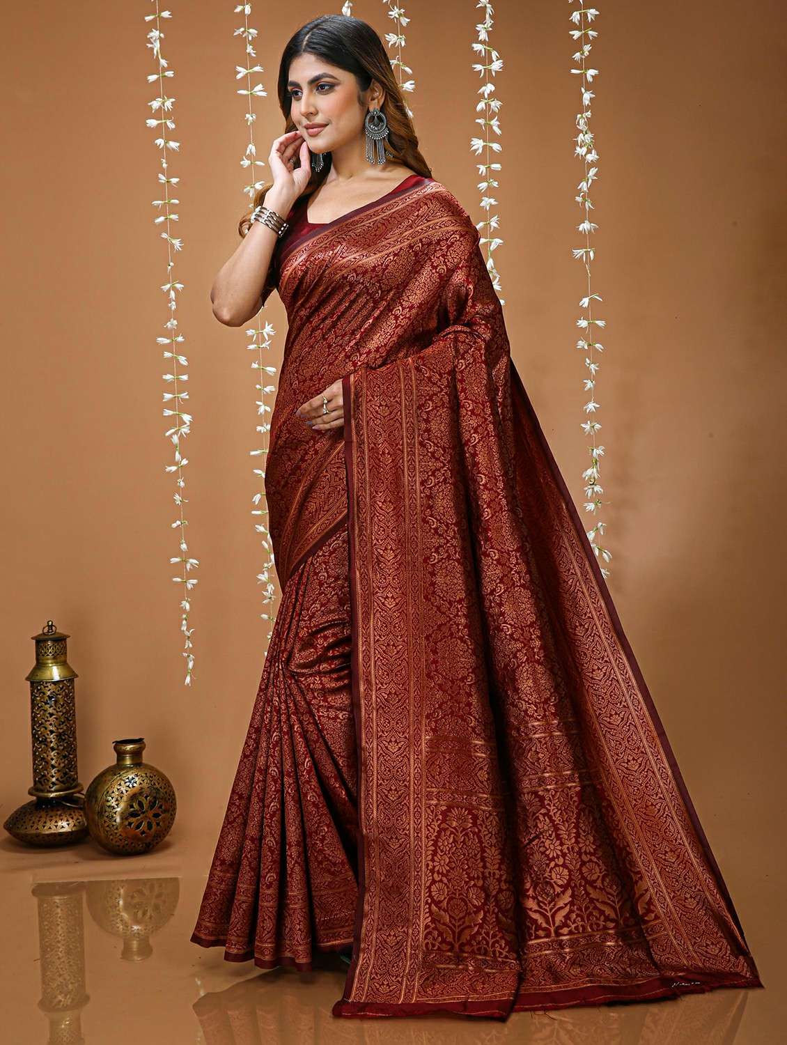 women printed saree with attached blouse with blouse - 22473499 -  Standard Image - 3