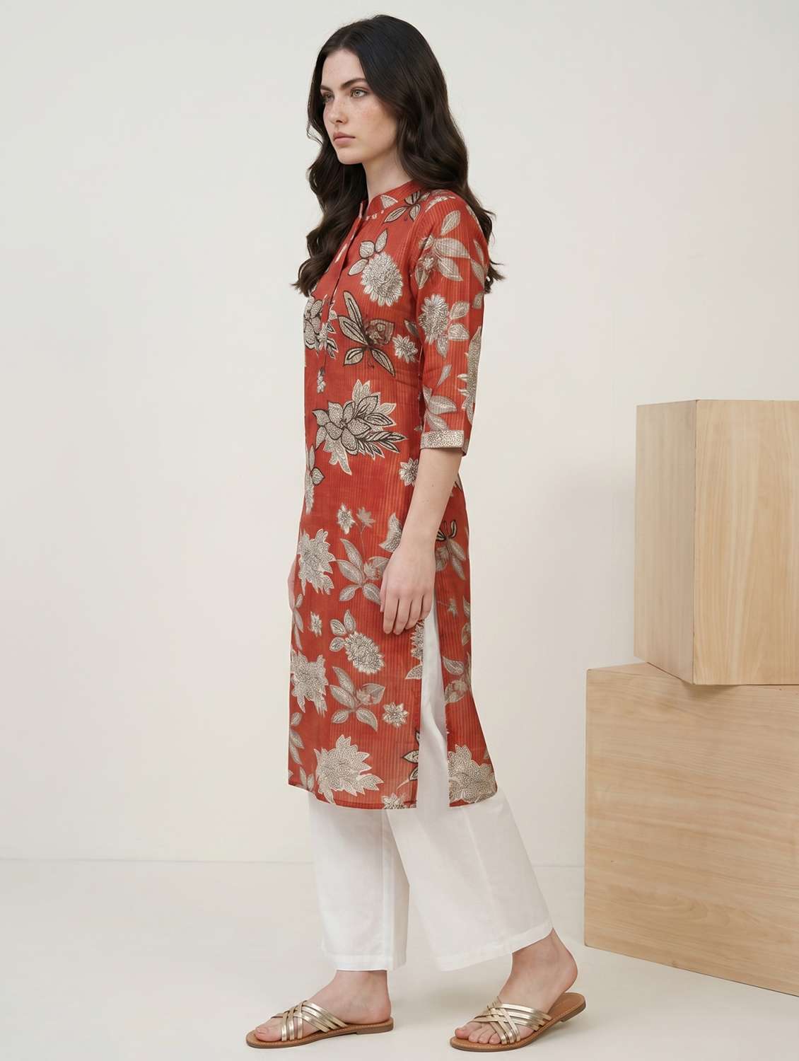 Women Floral Three Quarter Sleeve Straight Kurta - 22477171 -  Standard Image - 3