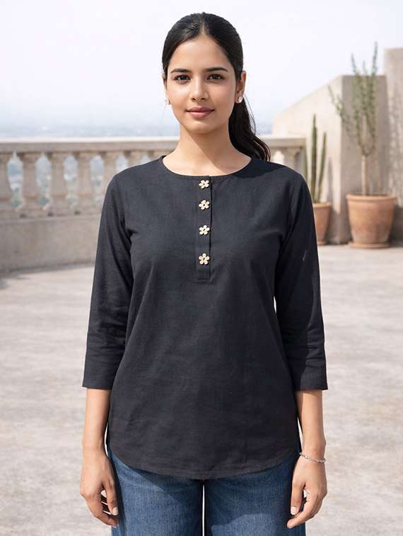 women black linen regular top