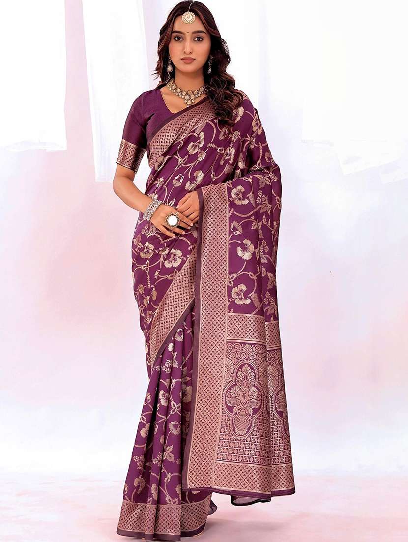 women self design banarasi saree with blouse