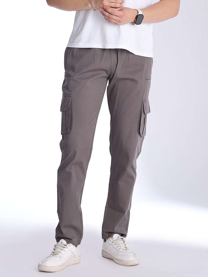men solid mid rise regular fit cargo 