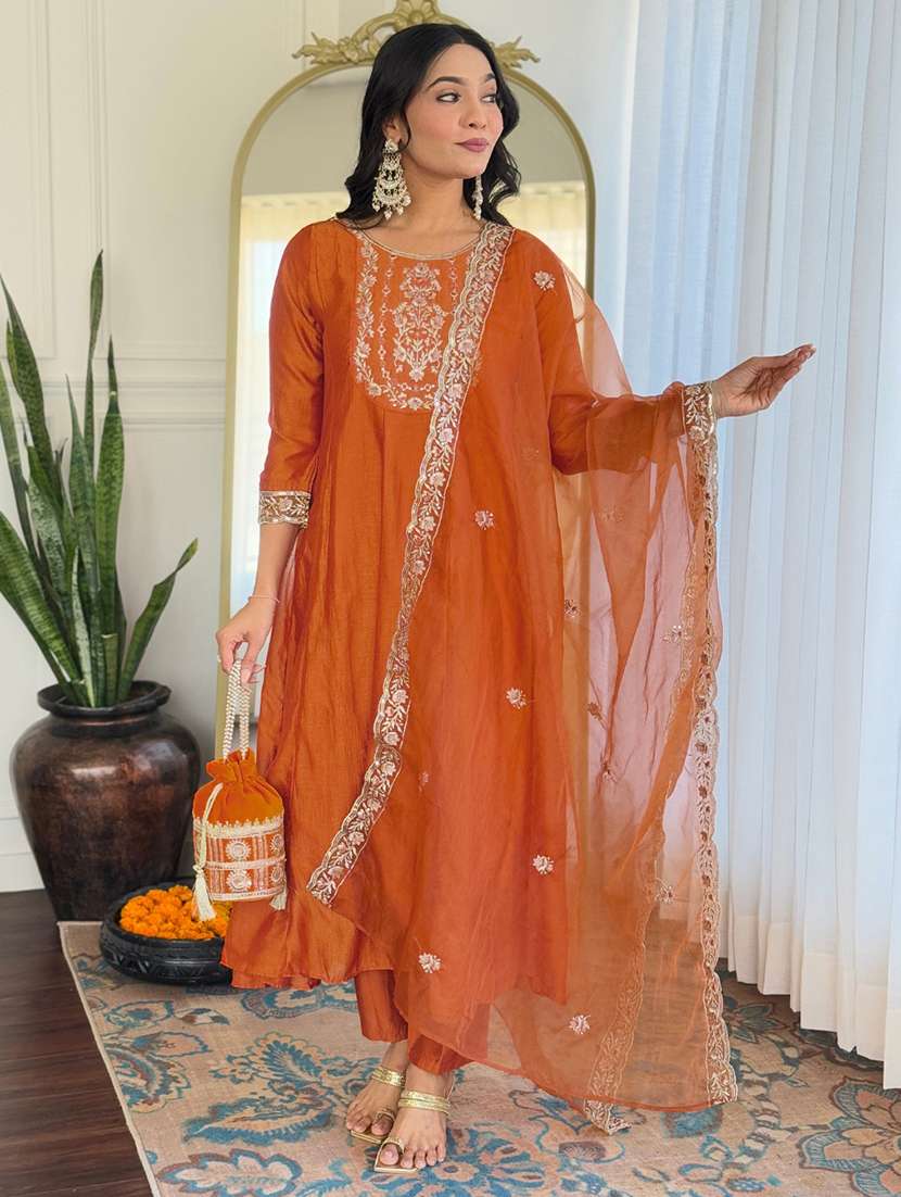 women solid with work three quarter sleeve kurta pant with dupatta set