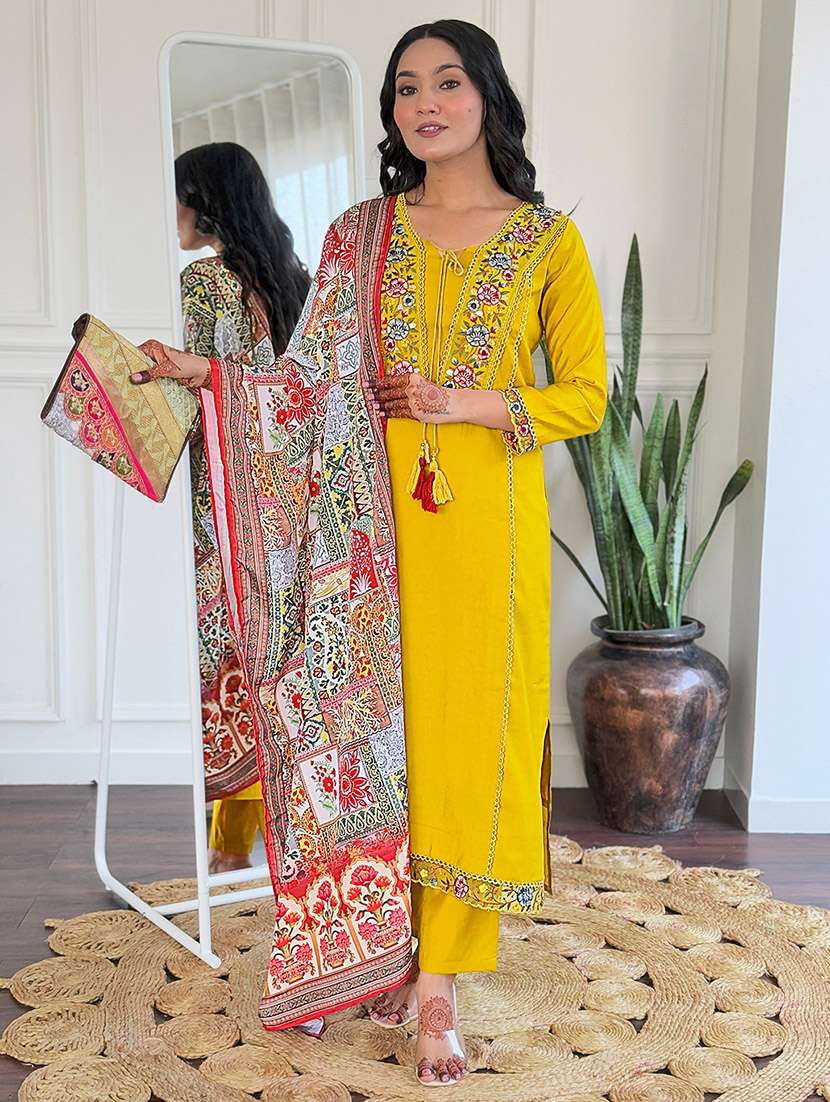 women solid with work three quarter sleeve kurta pant with dupatta set