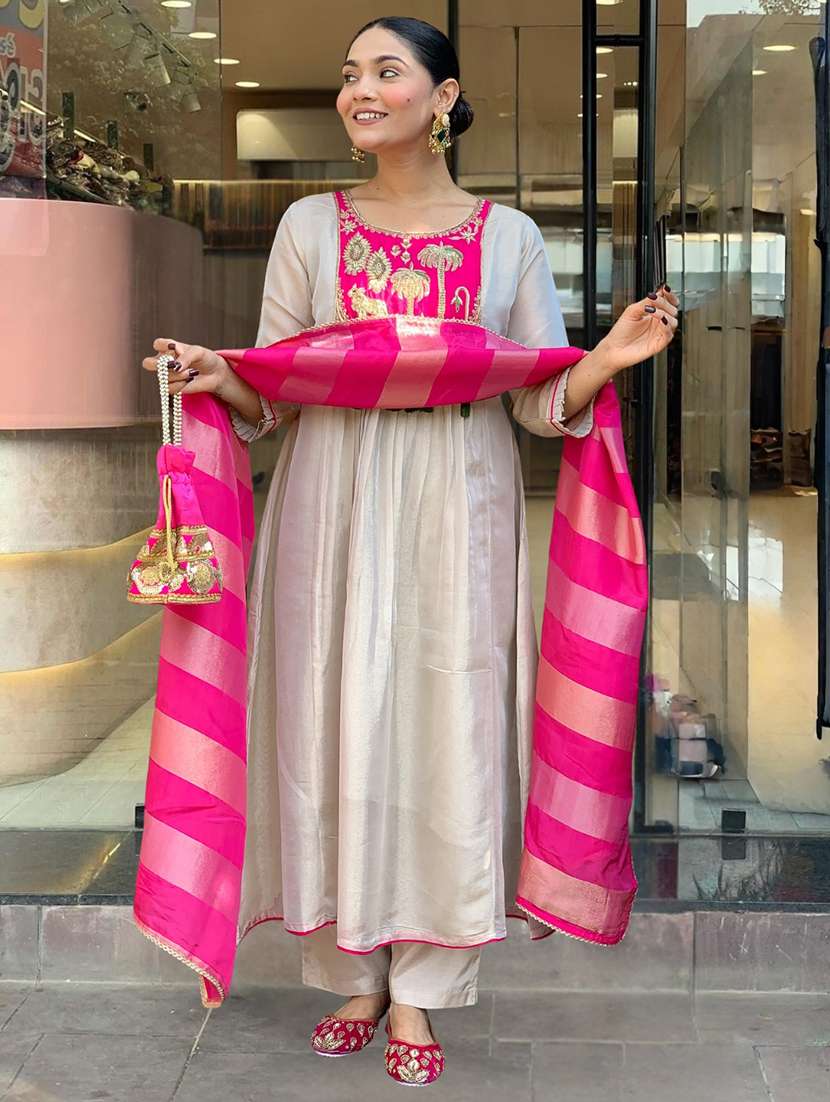 women solid with work three quarter sleeve kurta pant with dupatta set - 22481757 -  Standard Image - 3