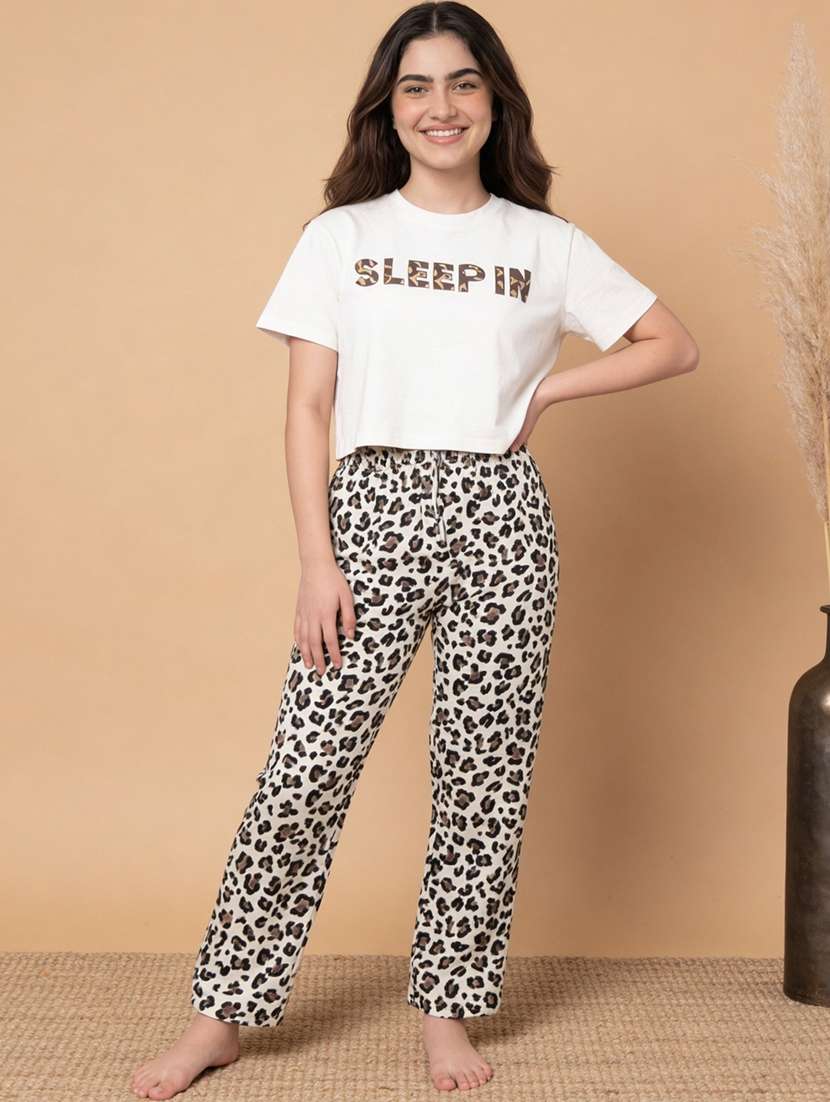 girls cream typography cotton pyjama set