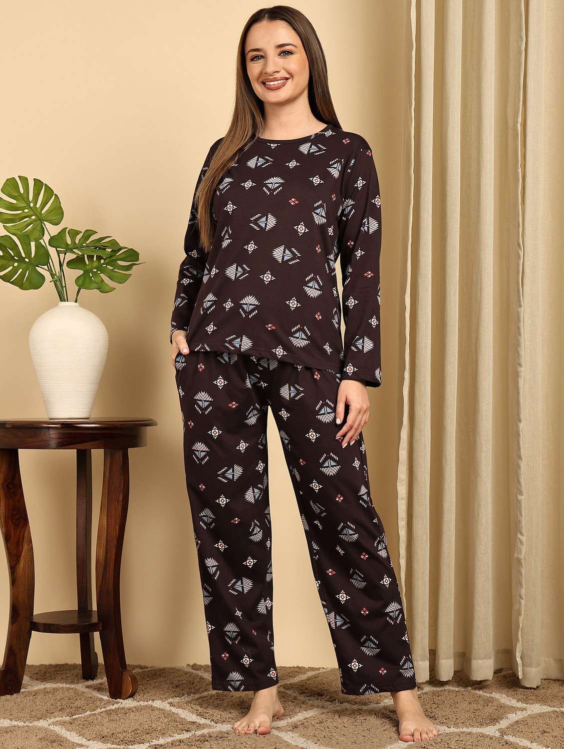 girls cotton abstract print round neck long sleeves pyjama set