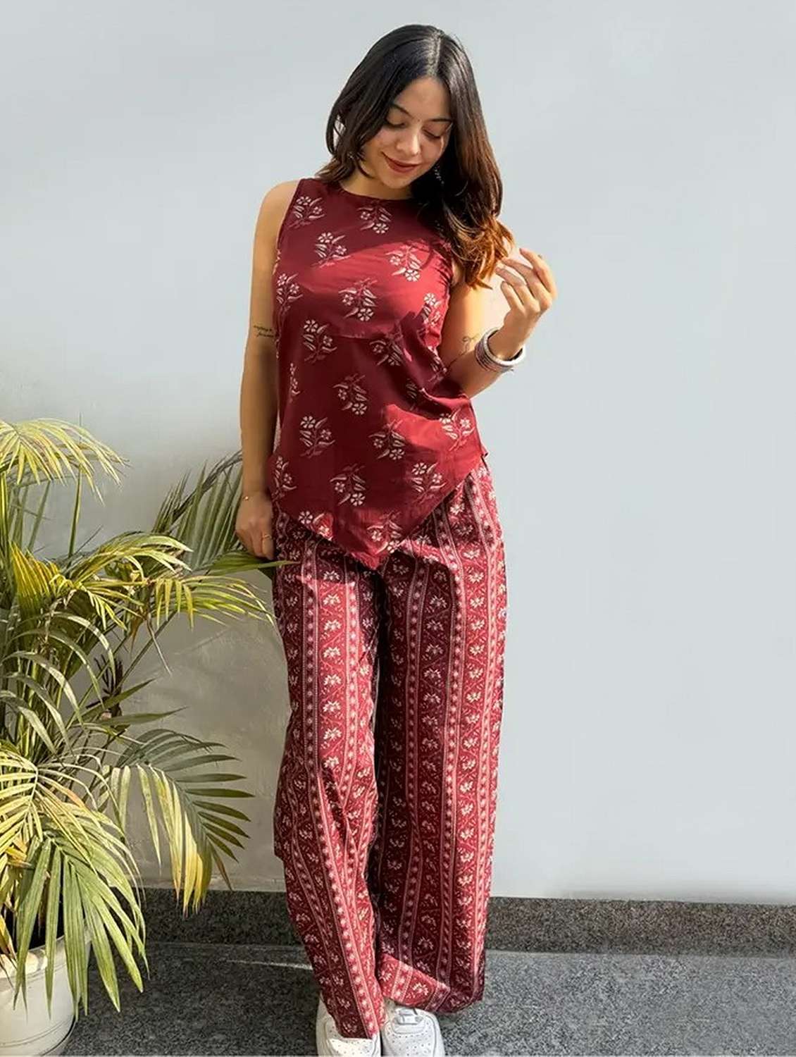 women printed sleeveless top and palazzo co-ord set