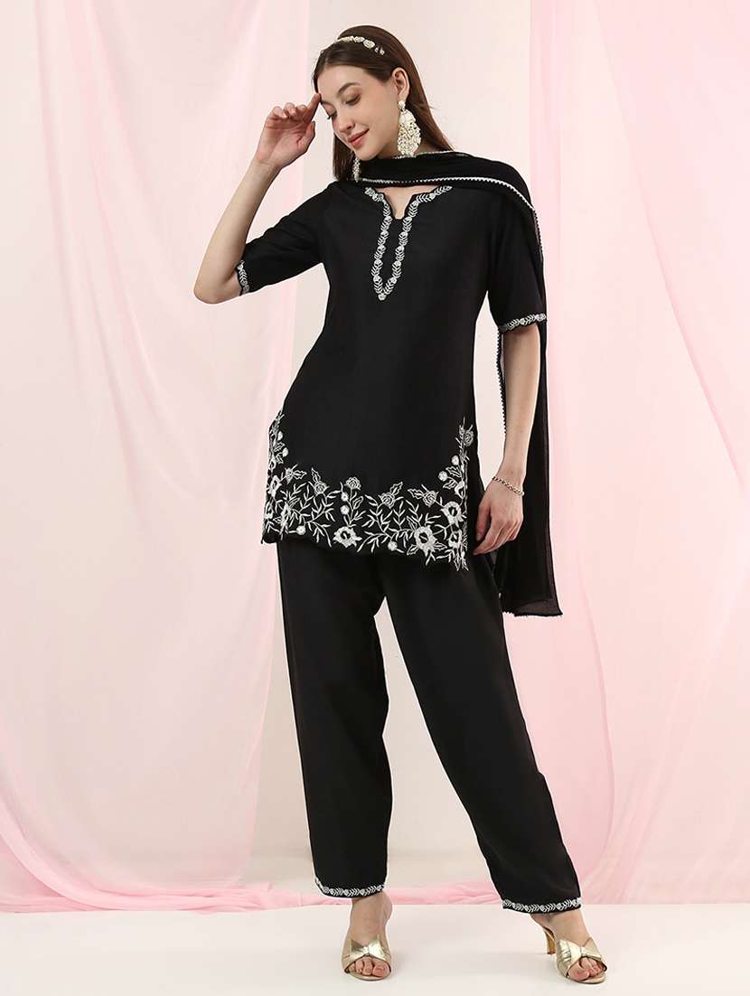 girls silk blend floral embroidered kurta pant set with dupatta