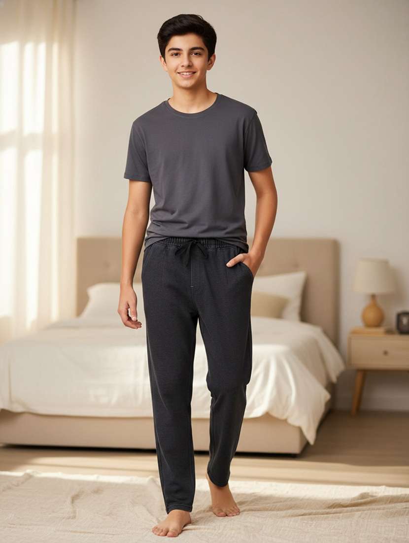 boys solid mid rise regular fit track pant