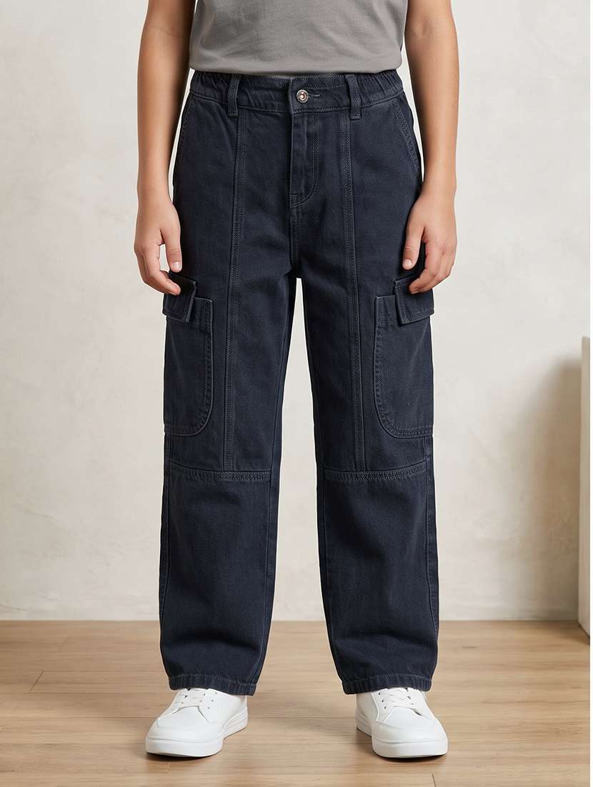 boys solid mid rise regular fit cargo