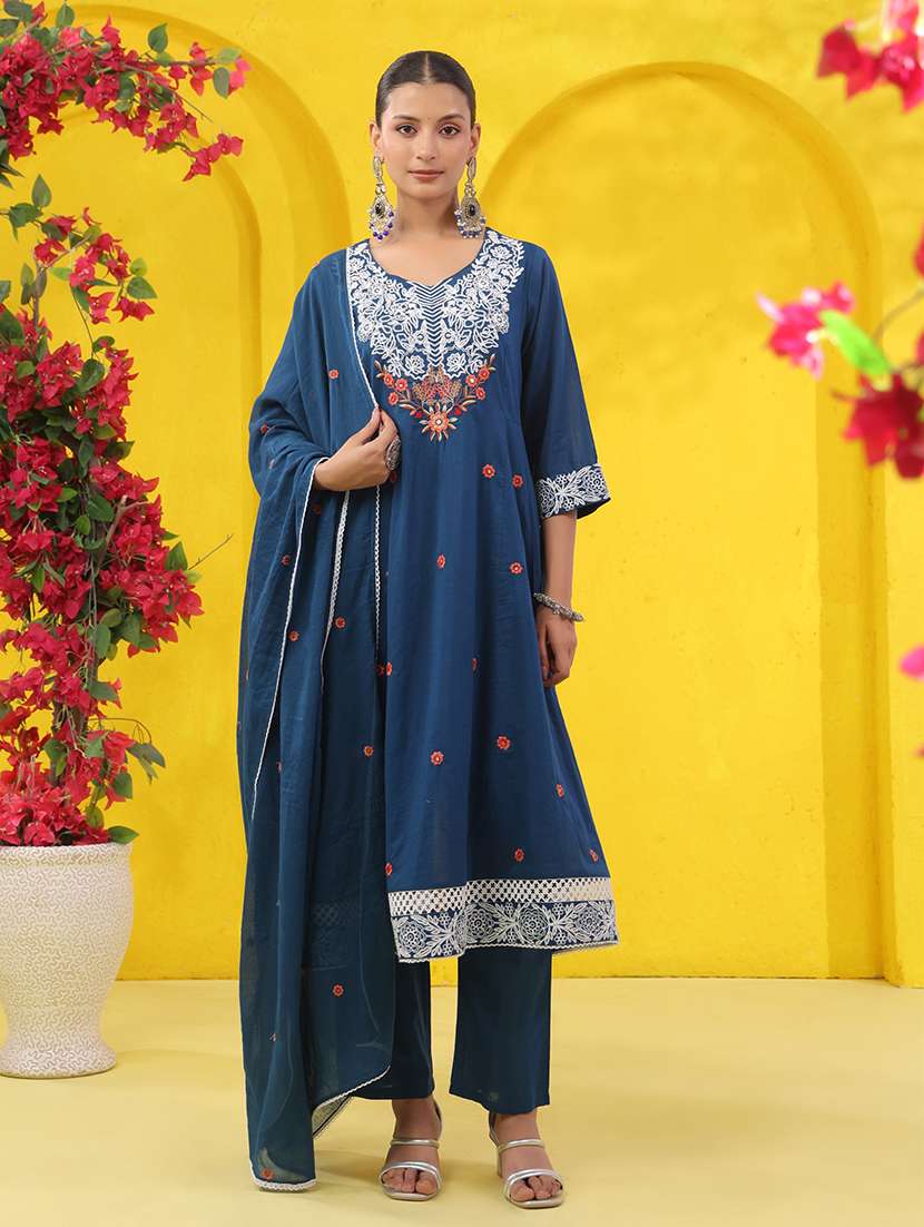 women solid with work three quarter sleeve kurta pant with dupatta set - 22489427 -  Standard Image - 3