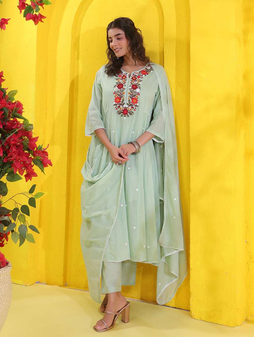 women solid with work three quarter sleeve kurta pant with dupatta set