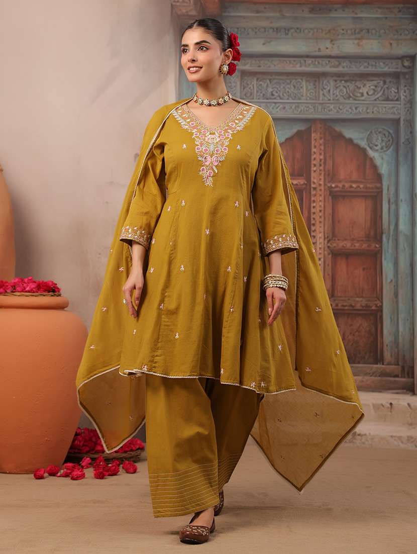 women embroidered three quarter sleeve kurta salwar with dupatta set - 22489443 -  Standard Image - 3