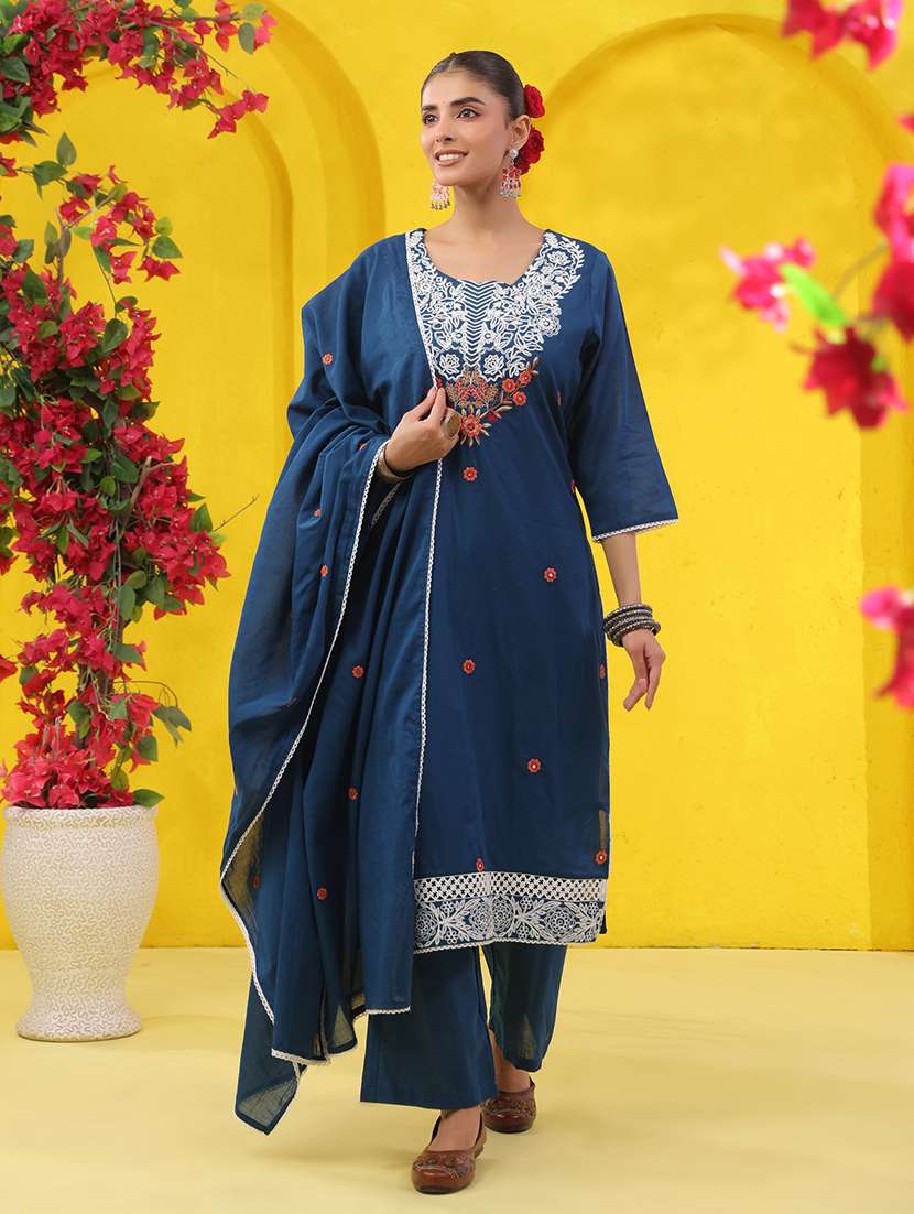 women solid with work three quarter sleeve kurta pant with dupatta set - 22489458 -  Standard Image - 3