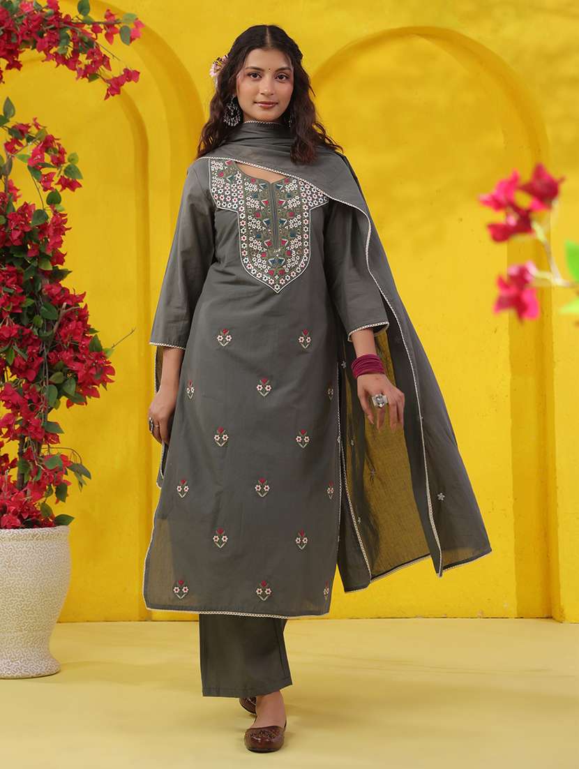 women solid with work three quarter sleeve kurta pant with dupatta set - 22489475 -  Standard Image - 3