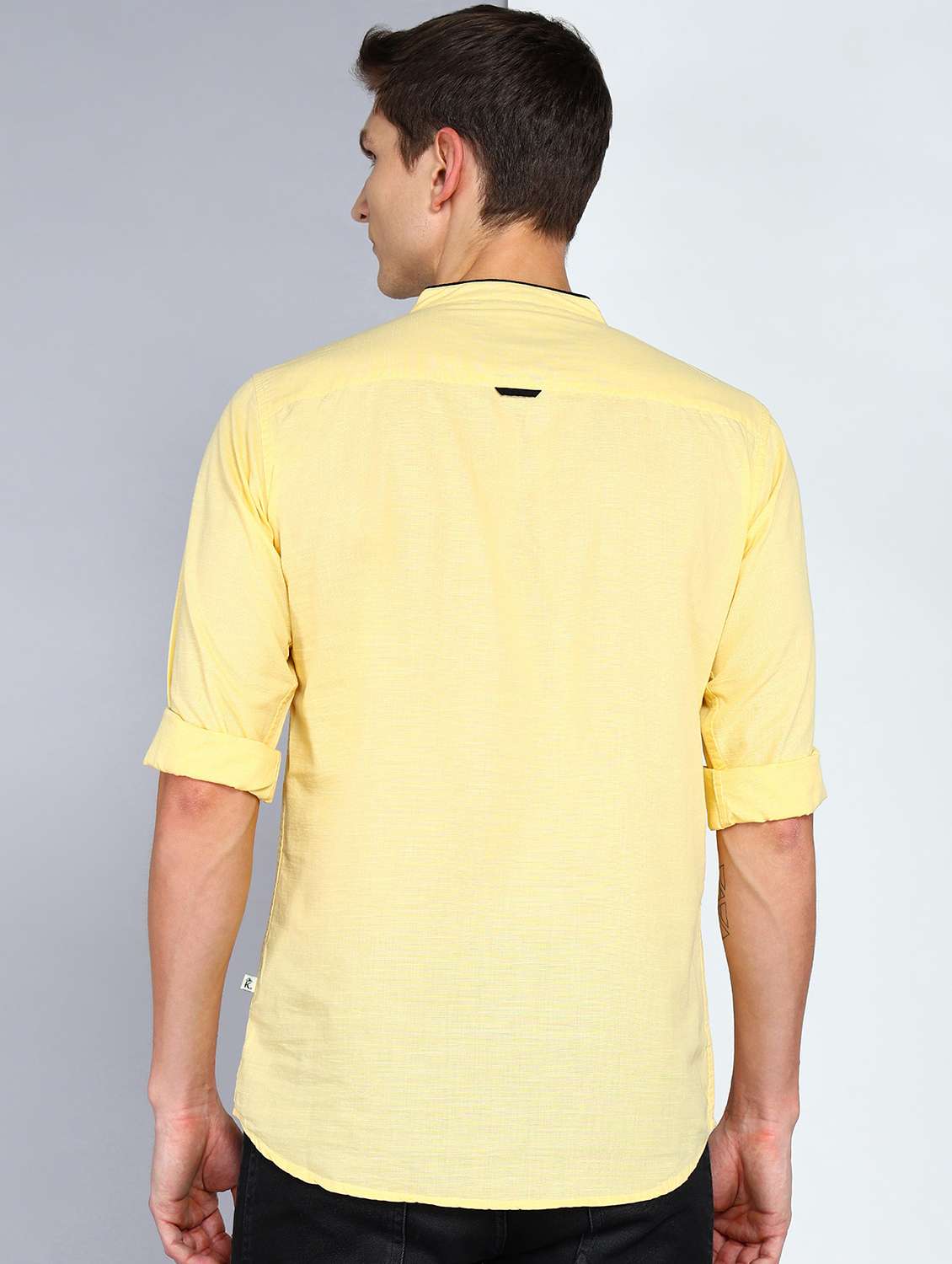 men solid mandarin neck short kurta - 22489532 -  Standard Image - 3