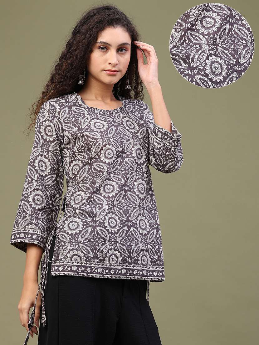 Women Printed Three Quarter Sleeves Straight Kurti - 22489901 -  Standard Image - 3