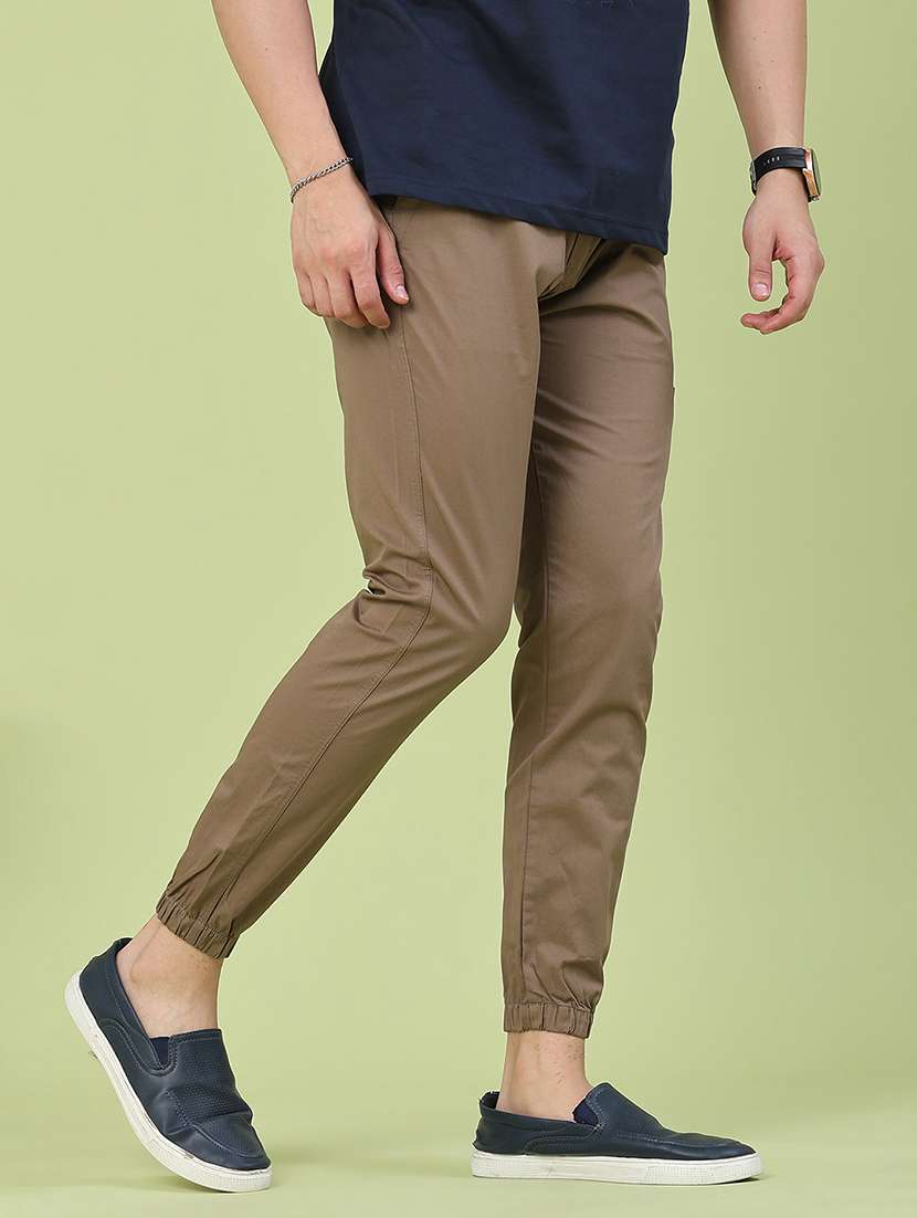 men solid mid rise regular fit jogger