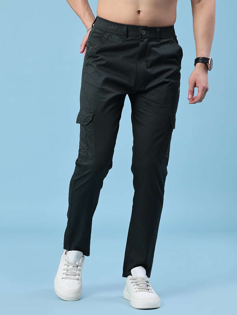 men solid mid rise regular fit cargo 