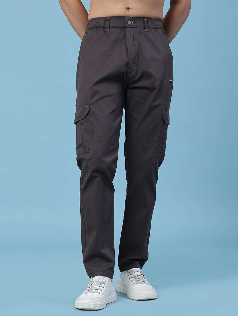 men solid mid rise regular fit cargo 