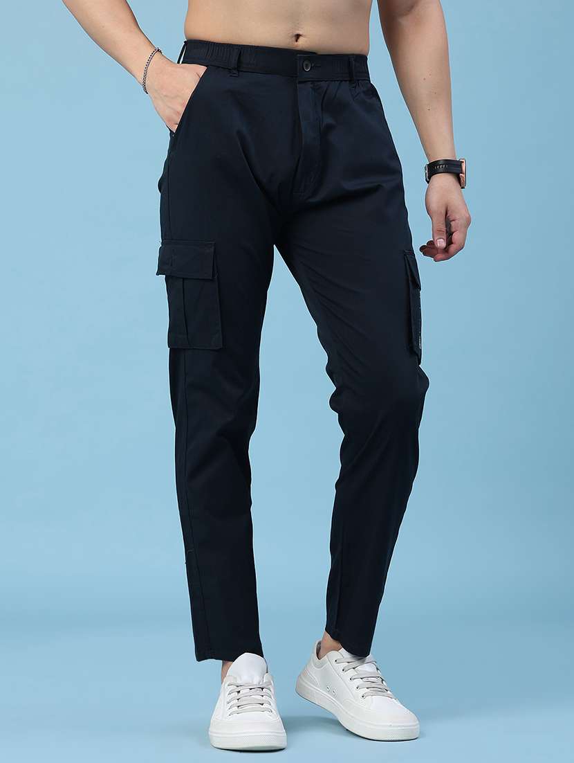 men solid mid rise regular fit cargo 