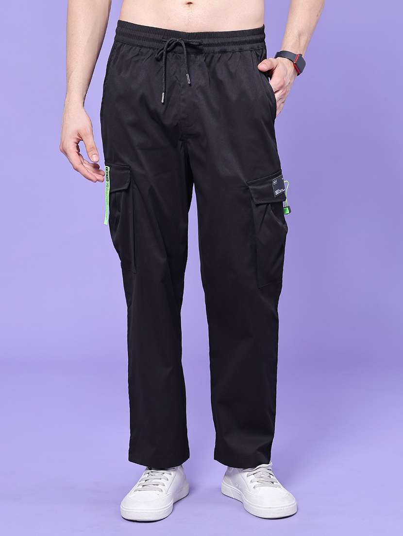 men solid mid rise regular fit cargo 
