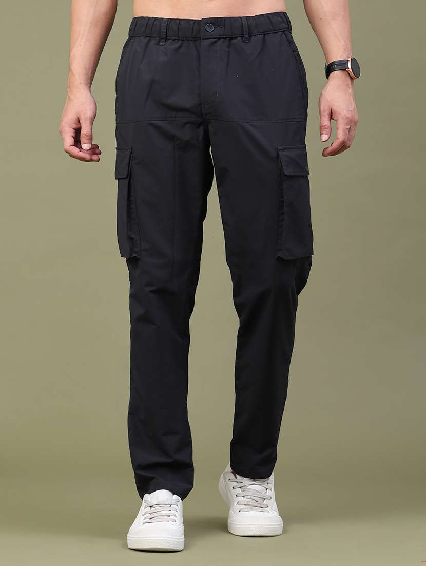 men solid mid rise regular fit cargo 