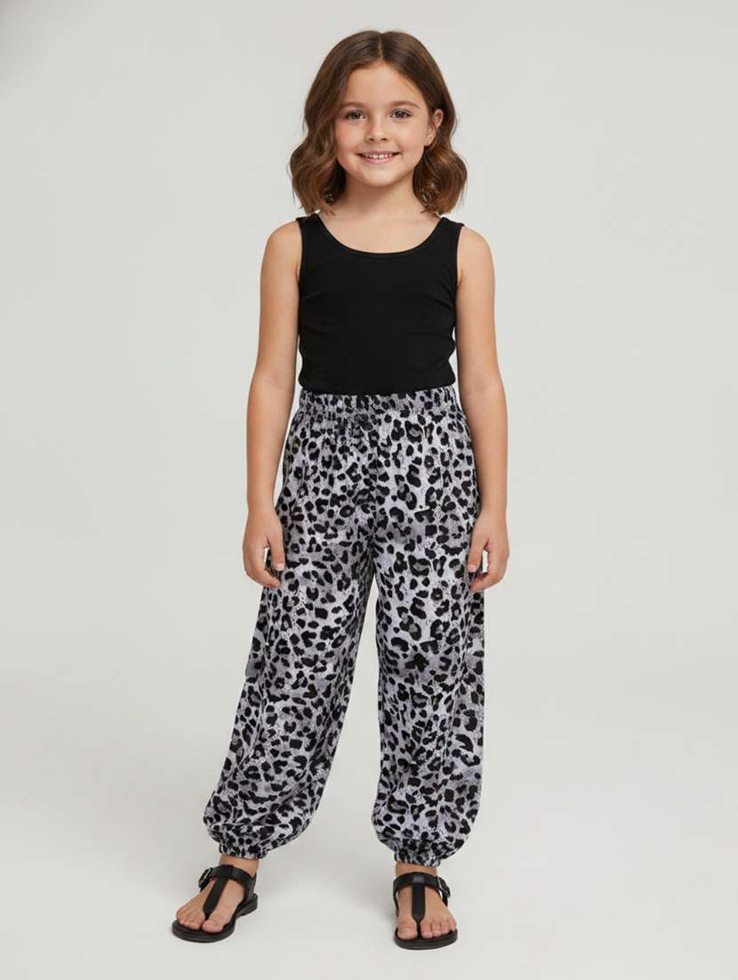 girls printed mid rise regular fit jogger