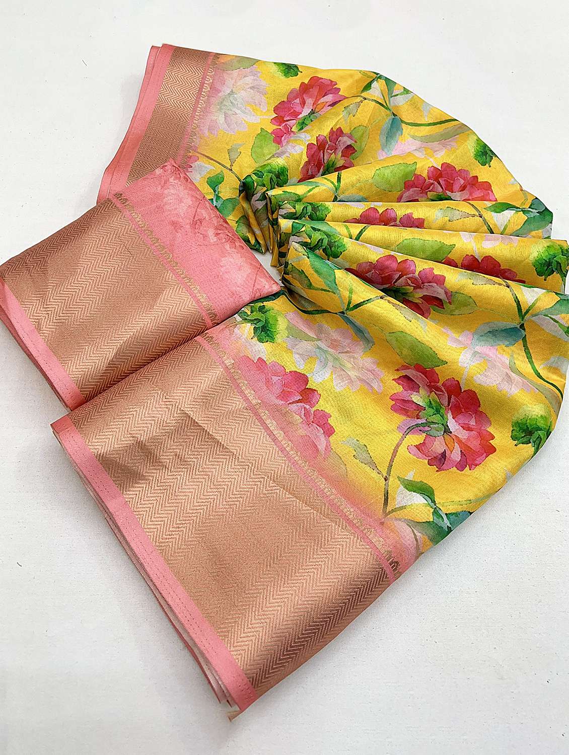 women floral printed saree with blouse - 22491422 -  Standard Image - 3