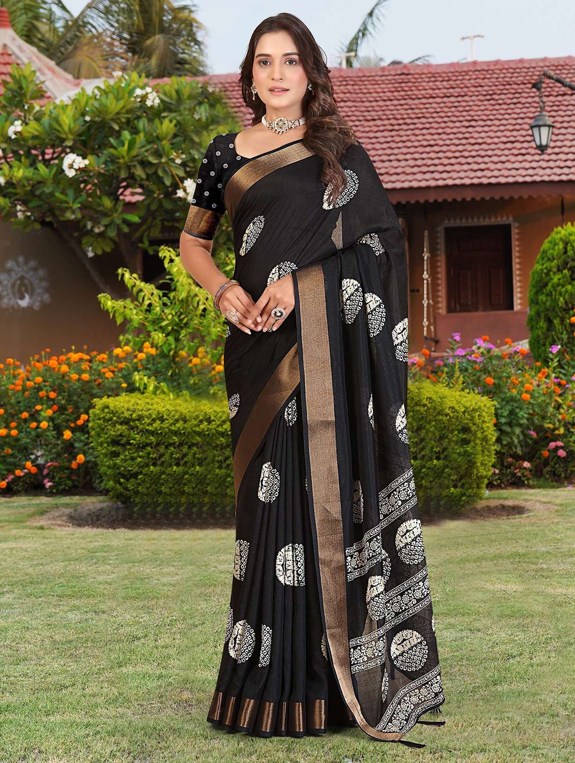 women printed casual wear saree with blouse