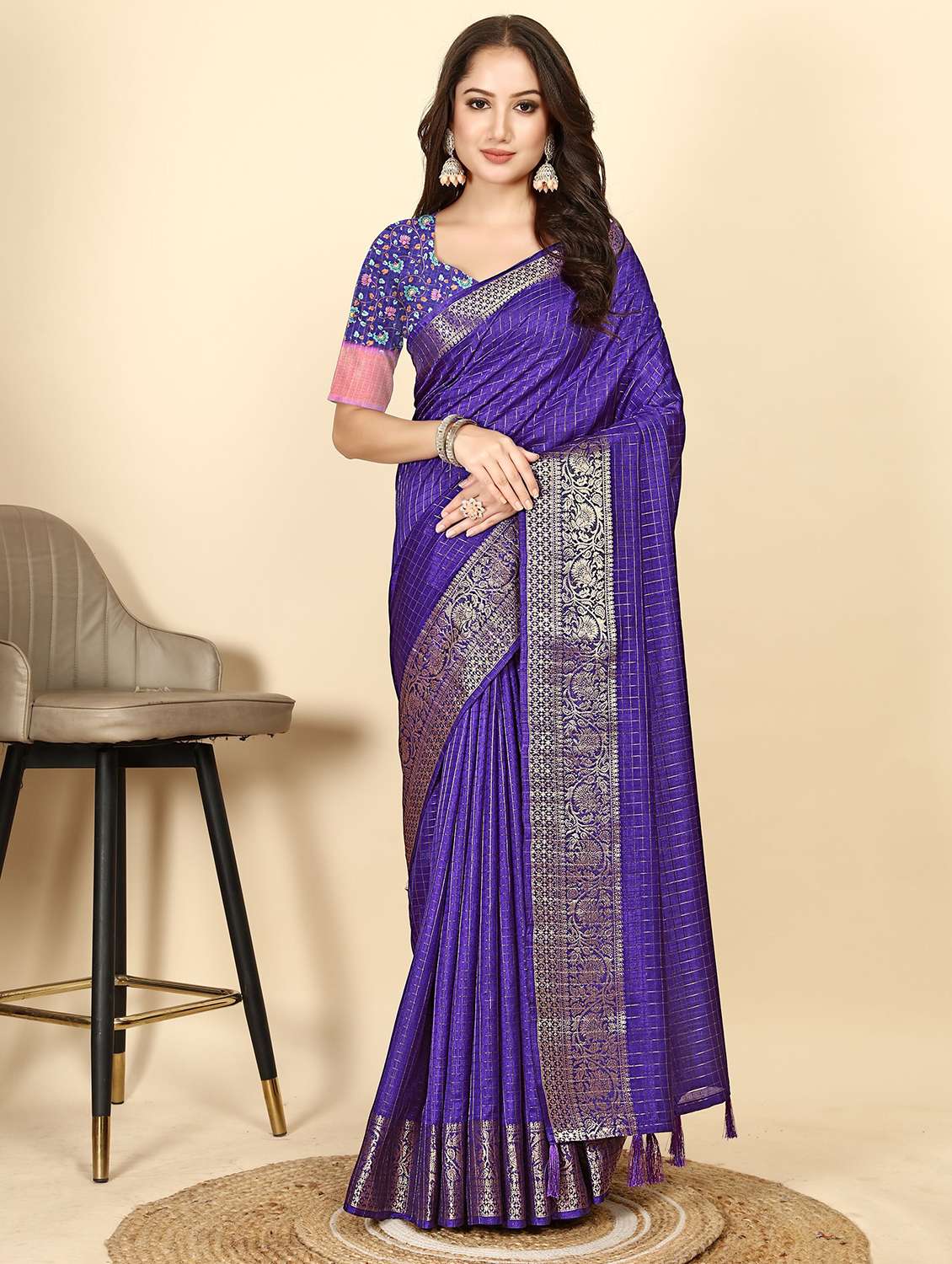 women checkered bordered saree with blouse