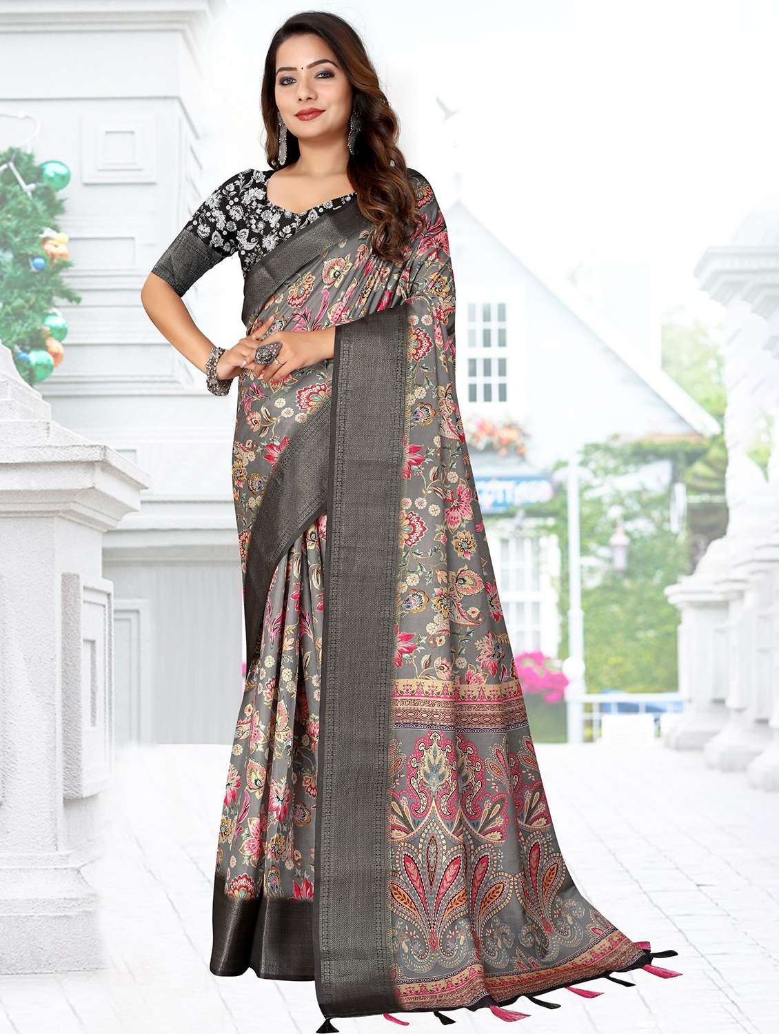 women printed casual wear saree with blouse