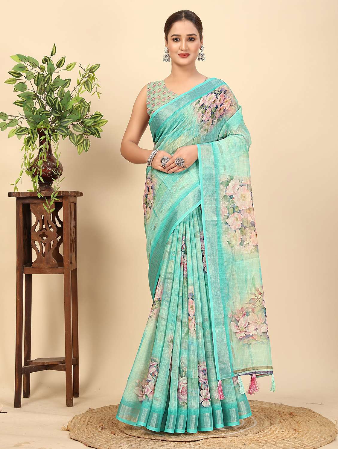 women printed casual wear saree with blouse