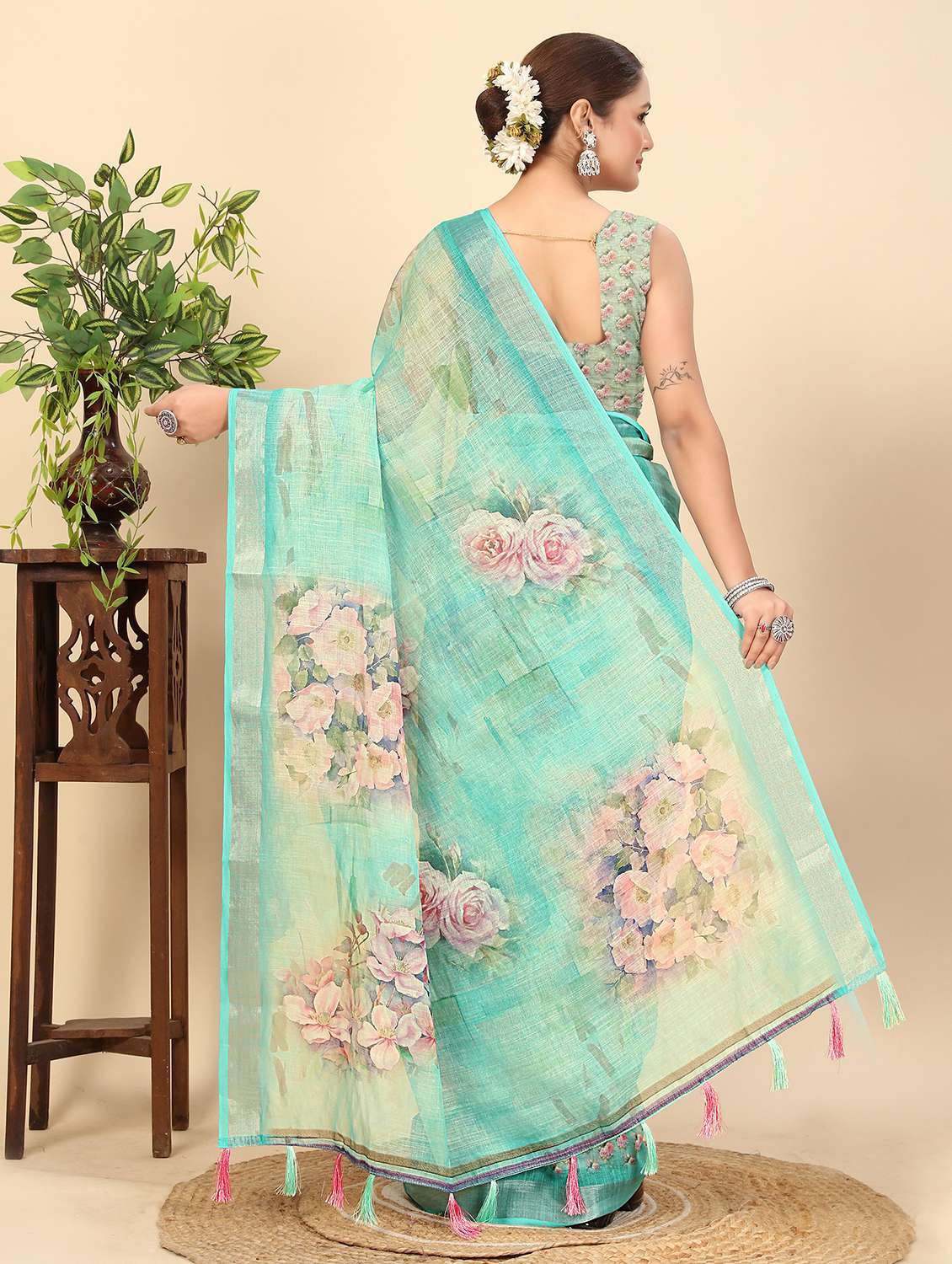 women printed casual wear saree with blouse - 22491529 -  Standard Image - 3