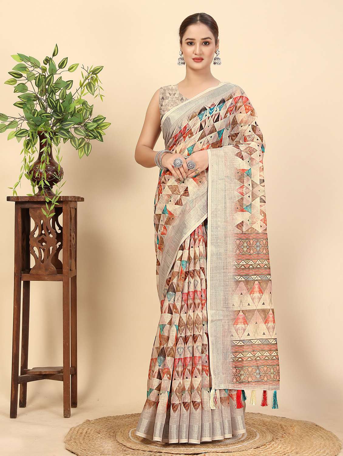 women printed casual wear saree with blouse