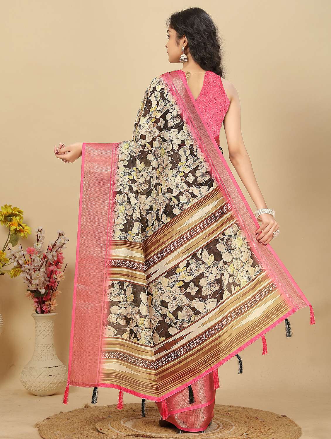 women printed casual wear saree with blouse - 22491537 -  Standard Image - 3
