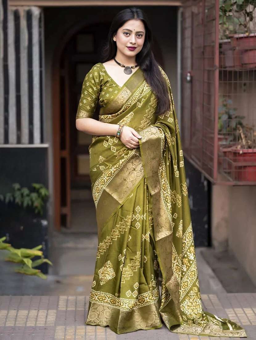 women printed casual wear saree with blouse